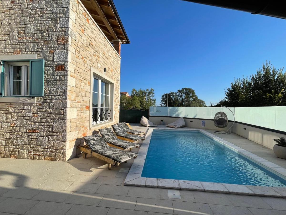 Moderne Istrische Steinvilla - 4 Sterne Mit Privatem, Beheizbaren Pool & Meerblick Kavran Dış mekan fotoğraf